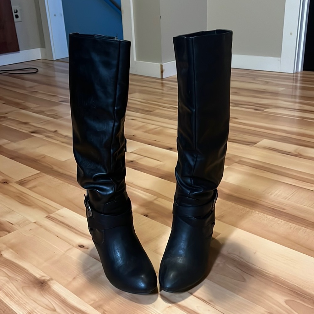 Black tall Boots
